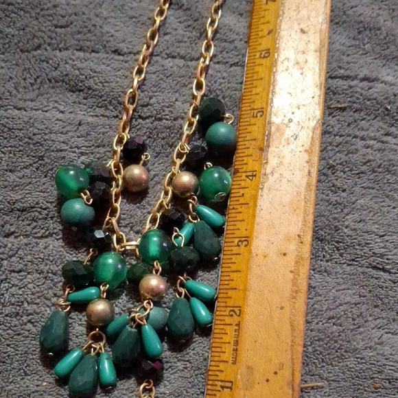 Elegant Green Beaded Necklace - Picture 3 of 3